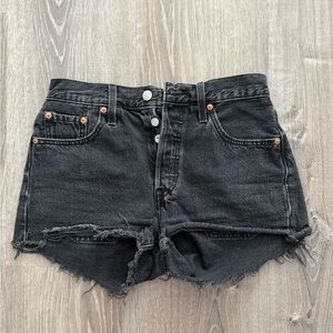 Levi Shorts - Size W25